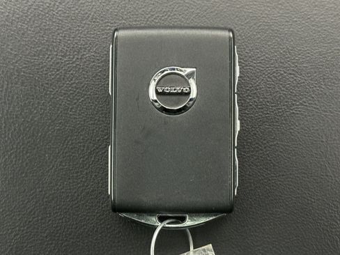 Used 2023 Volvo XC60 B5 Plus w/ Climate Package image 24