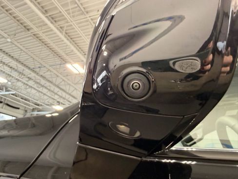 Used 2025 GMC Yukon XL AT4 w/ AT4 Premium Package image 13