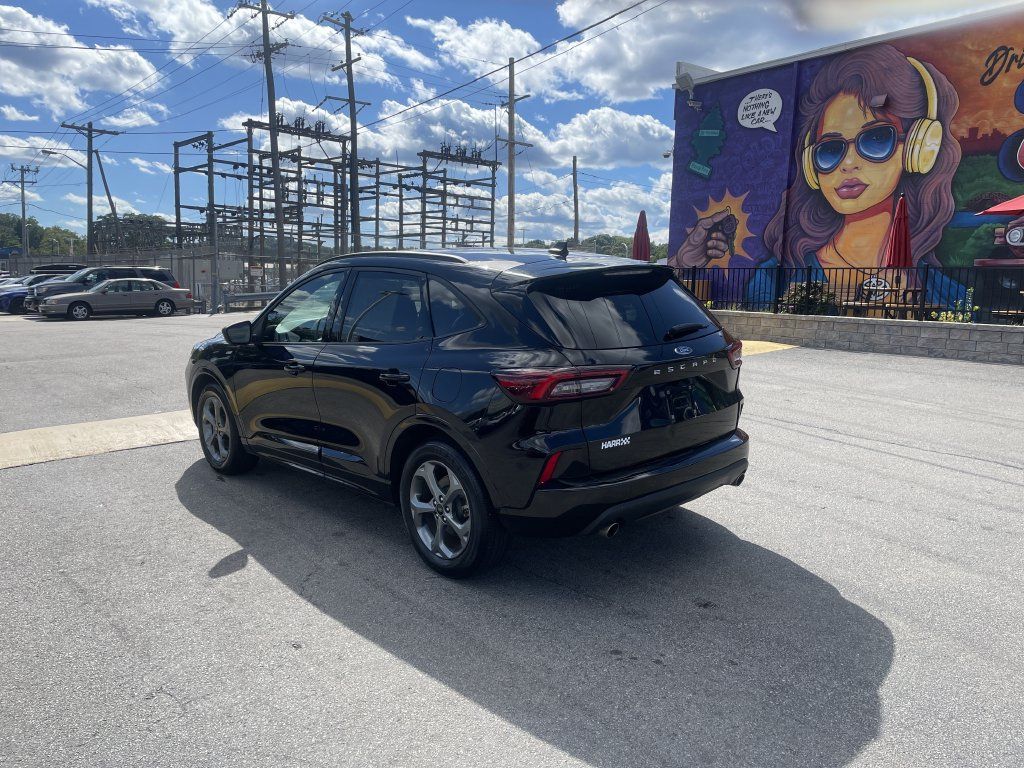 Used 2024 Ford Escape ST-Line FWD image 3