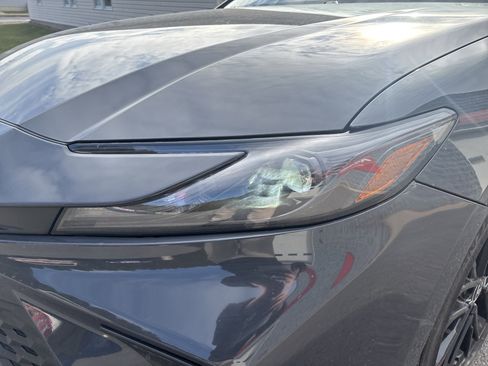 Used 2025 Toyota Camry SE image 9