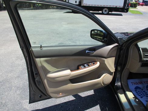 Used 2006 Honda Accord EX-L image 19