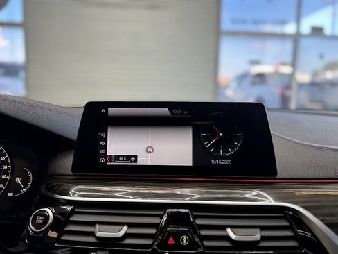 Used 2018 BMW 530e RWD image 9