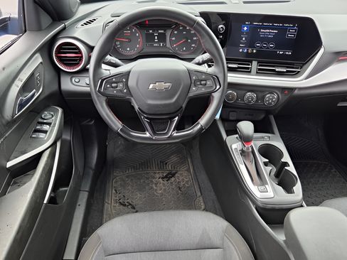 Certified 2024 Chevrolet Trax RS w/ Sunroof Package FWD image 11