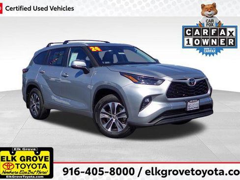 Certified 2024 Toyota Highlander XLE AWD/4WD image 1