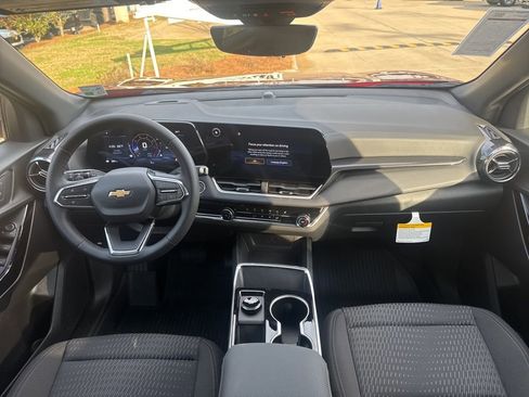 New 2026 Chevrolet Equinox LT w/ Safety and Technology Package FWD image 23