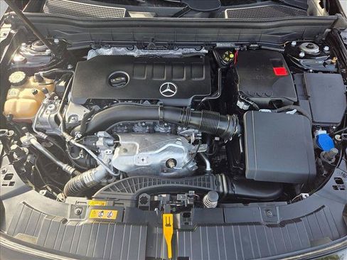 Used 2020 Mercedes-Benz GLB 250 image 29