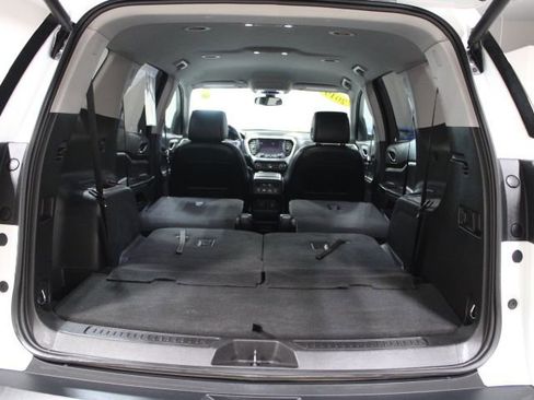 Used 2019 GMC Acadia SLT image 14