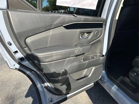 New 2025 Honda Pilot Touring image 11