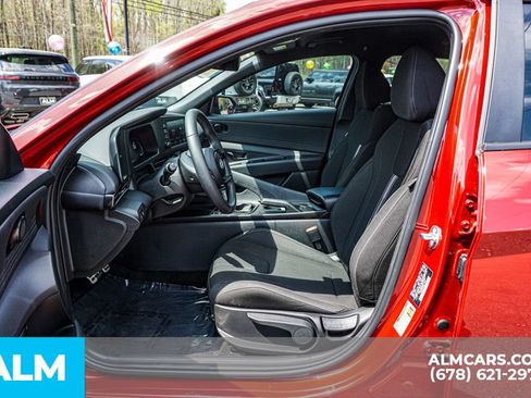 Used 2025 Hyundai Elantra Sport FWD image 18