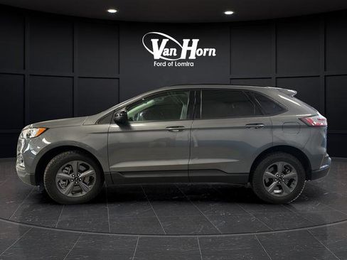 Used 2024 Ford Edge SEL w/ Sport Appearance Package AWD/4WD image 4