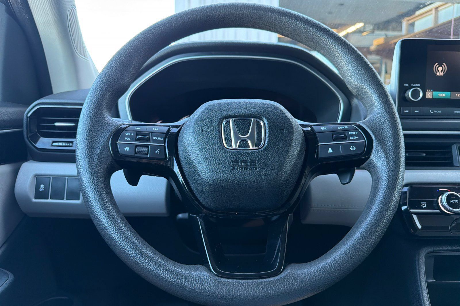Used 2023 Honda Pilot LX image 23