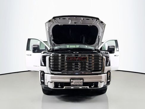 Used 2025 GMC Sierra 3500 Denali AWD/4WD image 23