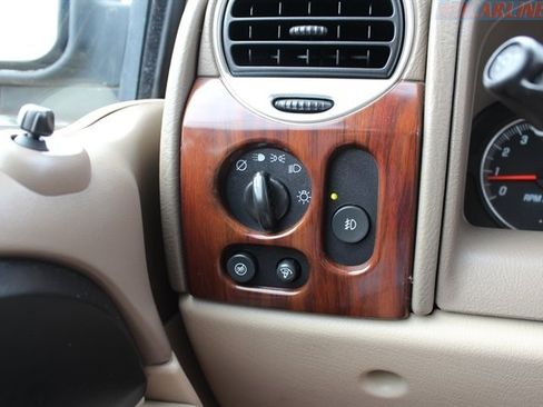 Used 2004 GMC Envoy SLT AWD/4WD image 14