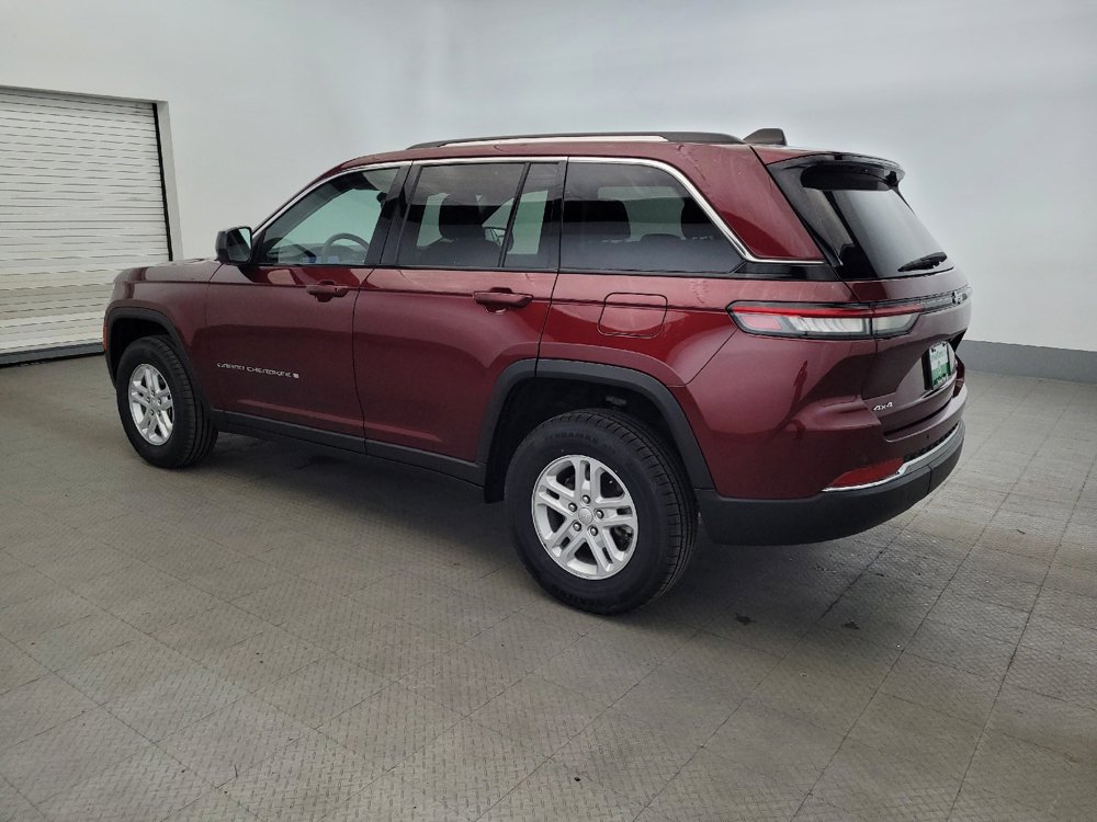 Used 2023 Jeep Grand Cherokee Laredo w/ Luxury Tech Group I AWD/4WD image 3