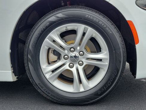 Used 2023 Dodge Charger SXT image 5