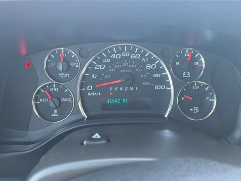 Used 2024 Chevrolet Express 2500 w/ Driver Convenience Package RWD image 23