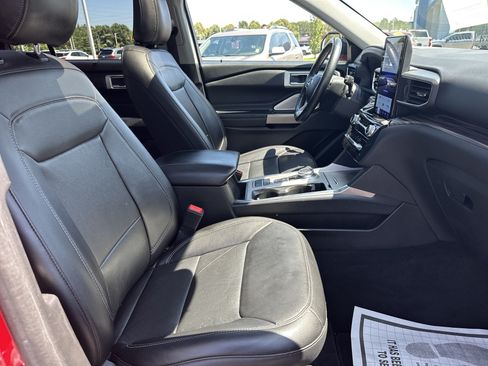 Used 2023 Ford Explorer Limited w/ Limited Technology Package RWD image 14