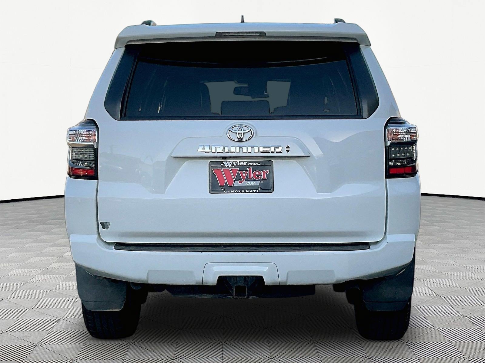 Used 2021 Toyota 4Runner SR5 Premium w/ Moonroof Package AWD/4WD image 5