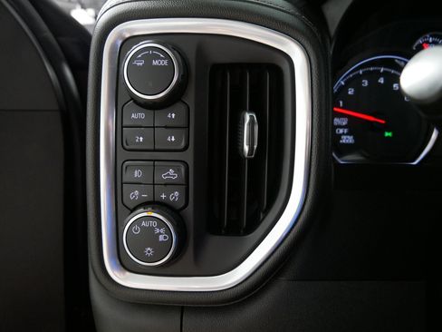 Used 2020 Chevrolet Silverado 1500 RST AWD/4WD image 26