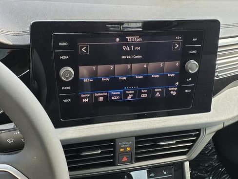 New 2026 Volkswagen Jetta SE FWD image 11
