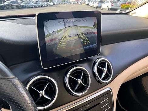 Used 2019 Mercedes-Benz GLA 250 4MATIC image 26