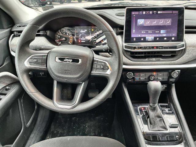 Used 2022 Jeep Compass Sport AWD/4WD image 13