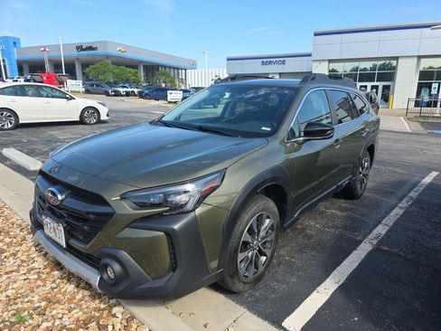 Used 2024 Subaru Outback Limited AWD/4WD image 2