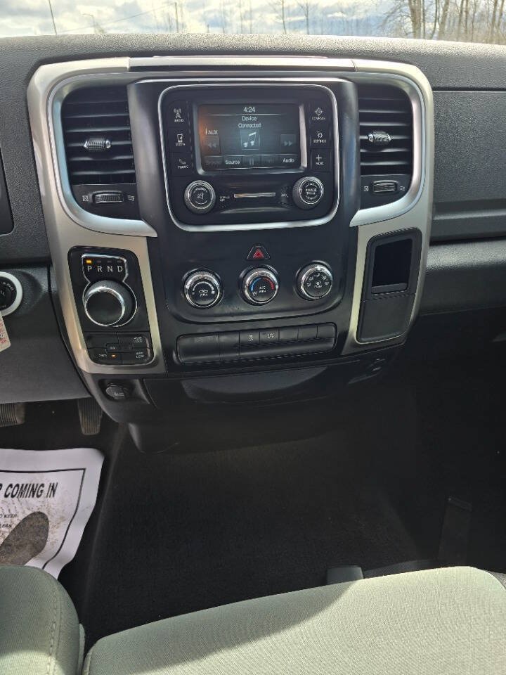 Used 2016 RAM 1500 Classic SLT AWD/4WD image 17