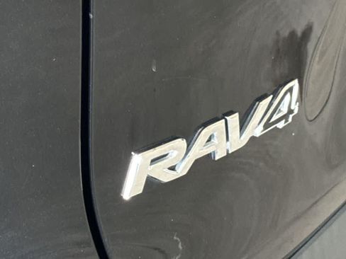 Used 2023 Toyota RAV4 XLE FWD image 10