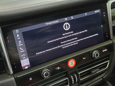 Used 2024 Porsche Macan image 30