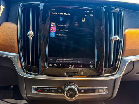 Used 2022 Volvo S90 B6 Momentum AWD/4WD image 33