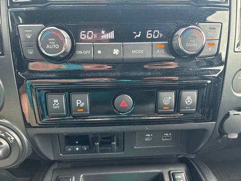 Used 2023 Nissan Titan PRO-4X w/ Pro-4x Convenience Package AWD/4WD image 40