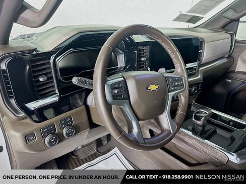 Used 2023 Chevrolet Silverado 1500 LTZ w/ Z71 Off-Road Package AWD/4WD image 9