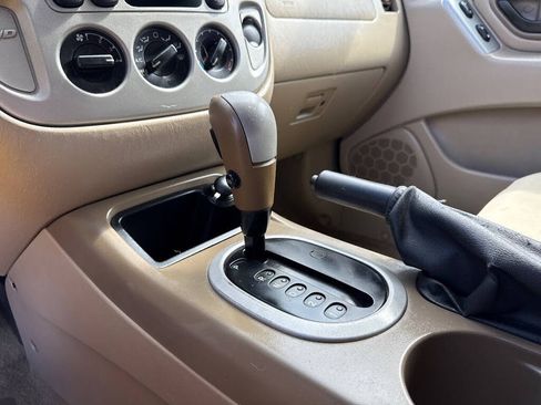 Used 2006 Ford Escape XLT image 23