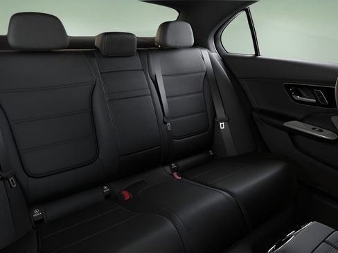 Used 2025 Mercedes-Benz C 300 Sedan image 40