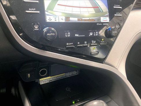 Used 2019 Toyota Camry XLE FWD image 26