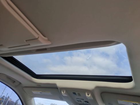 Used 2020 Cadillac Escalade ESV Premium Luxury w/ LPO, Radiant Package image 22