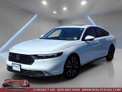 Used 2024 Honda Accord Touring image 8