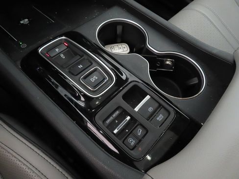 Used 2023 Honda Pilot Elite image 16