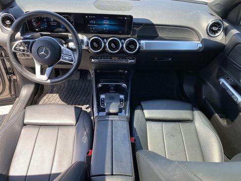 Used 2020 Mercedes-Benz GLB 250 4MATIC w/ Premium Package image 19