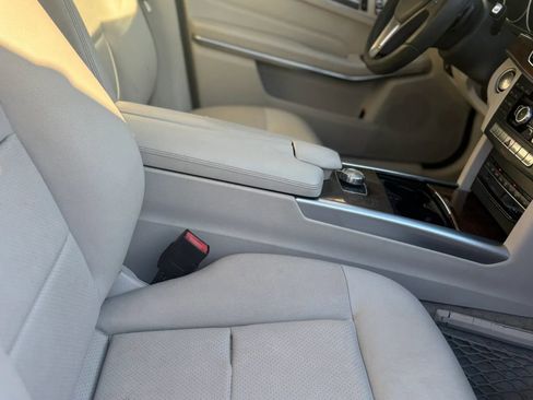 Used 2015 Mercedes-Benz E 350 4MATIC Sedan image 42