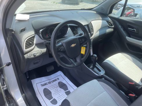Used 2020 Chevrolet Trax LS w/ Tint and Cruise Package FWD image 15