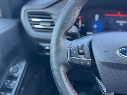 Used 2025 Ford Escape ST-Line image 13