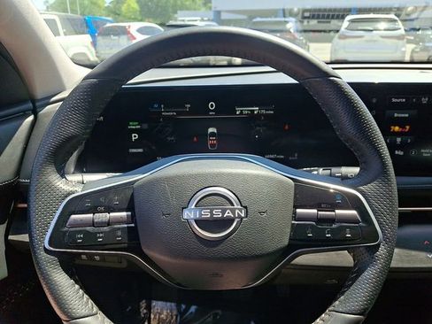 Used 2023 Nissan Ariya FWD image 21