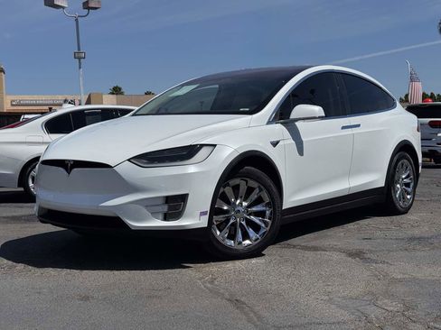 Used 2018 Tesla Model X AWD/4WD image 2