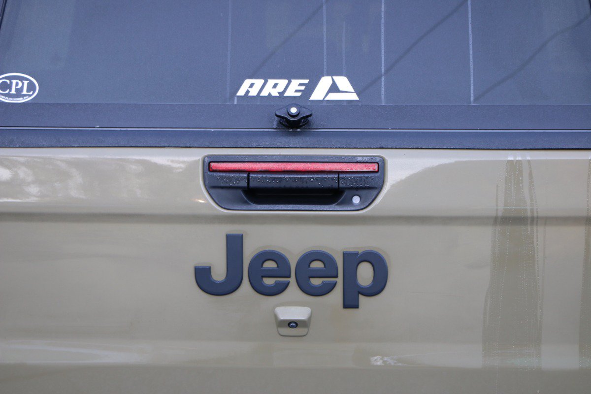 Used 2025 Jeep Gladiator Sport AWD/4WD image 5