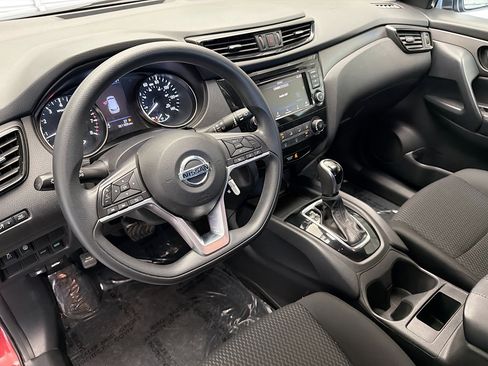 Used 2020 Nissan Rogue Sport S image 7