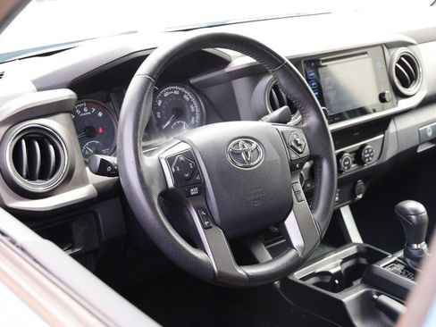 Used 2019 Toyota Tacoma TRD Off-Road AWD/4WD image 25