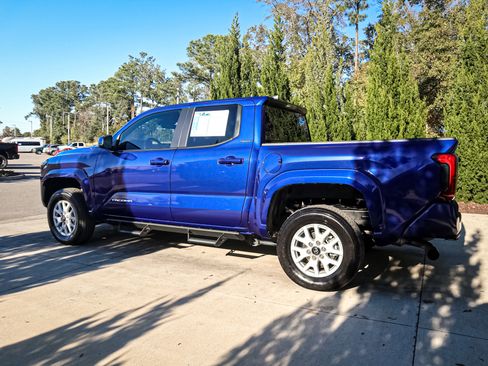 Used 2025 Toyota Tacoma SR5 image 7