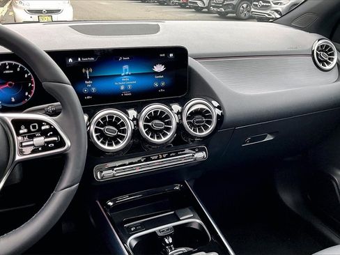 Certified 2023 Mercedes-Benz GLA 250 4MATIC image 6